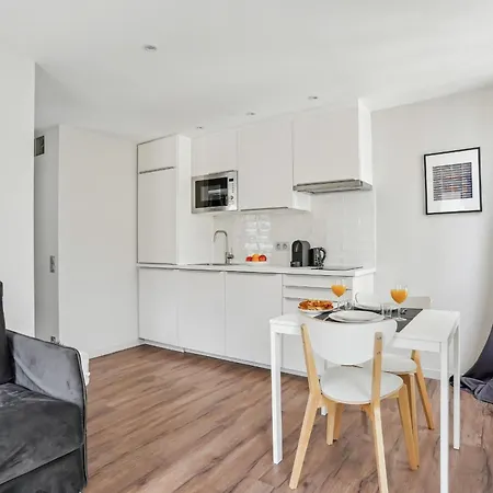 1Br Near Republique *